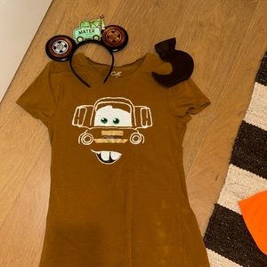 Disney Mater outfit. Includes shirt, ears and hook hair tie.